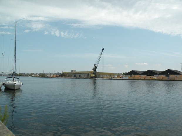  grue sur le port